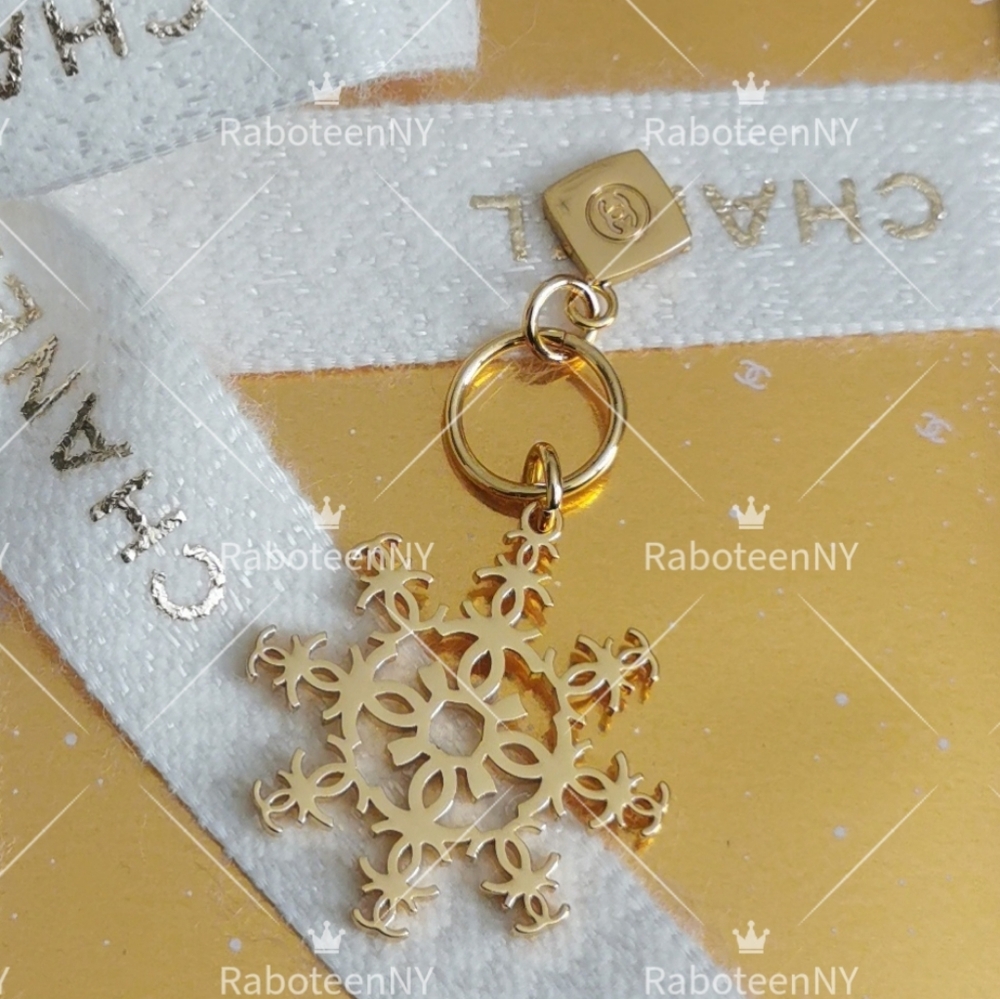 CHANEL Charm 2024 Holiday Christmas Limited Edition Novelty Snowflake Charm NEW - Picture 1 of 6